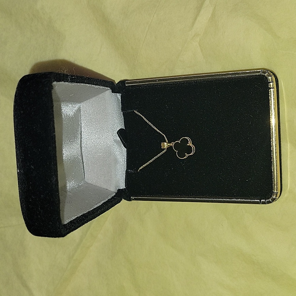 750K  RS gold necklace with pendent